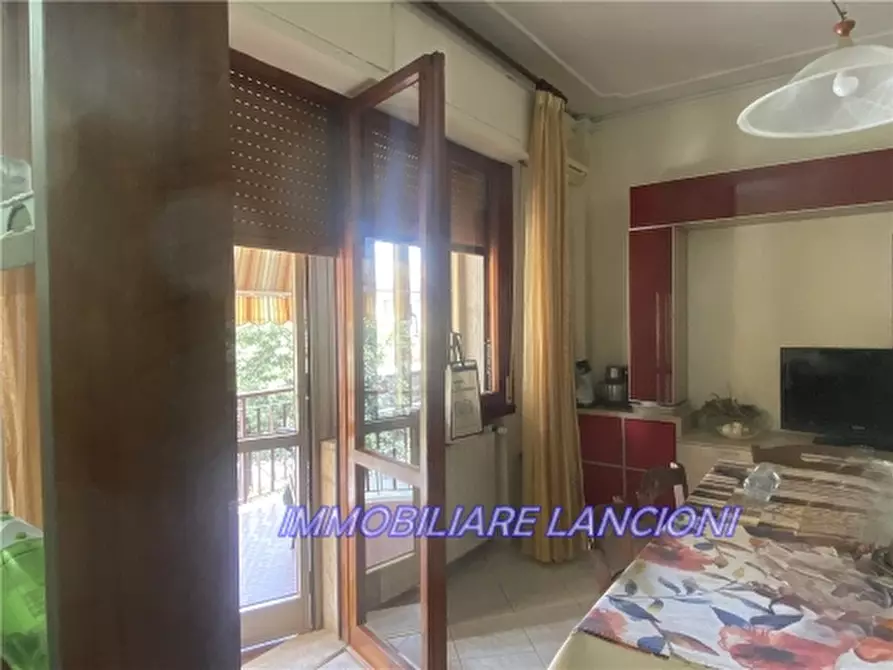 Immagine 5 di Appartamento in vendita  a Lastra A Signa