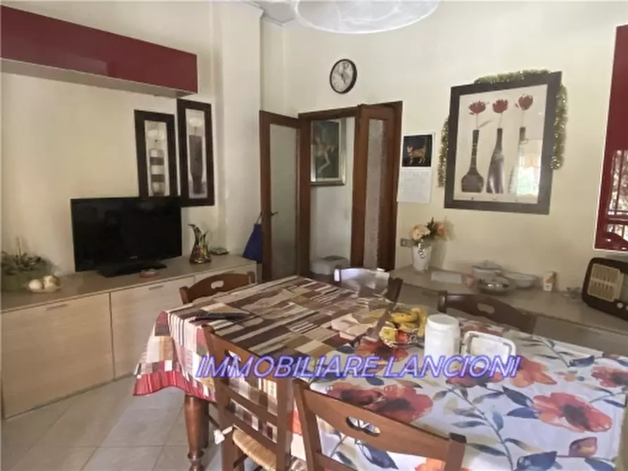 Immagine 6 di Appartamento in vendita  a Lastra A Signa