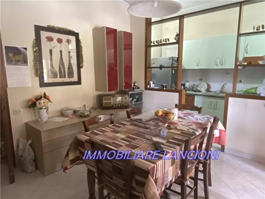 Immagine 7 di Appartamento in vendita  a Lastra A Signa