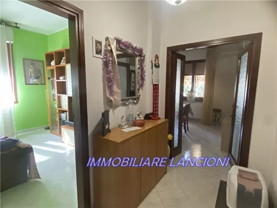 Immagine 13 di Appartamento in vendita  a Lastra A Signa