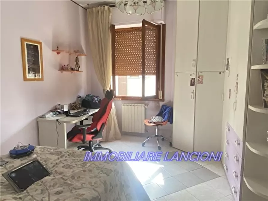 Immagine 20 di Appartamento in vendita  a Lastra A Signa