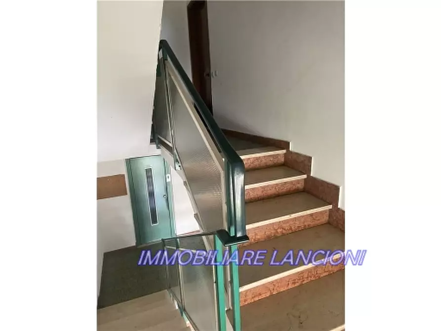 Immagine 31 di Appartamento in vendita  a Lastra A Signa