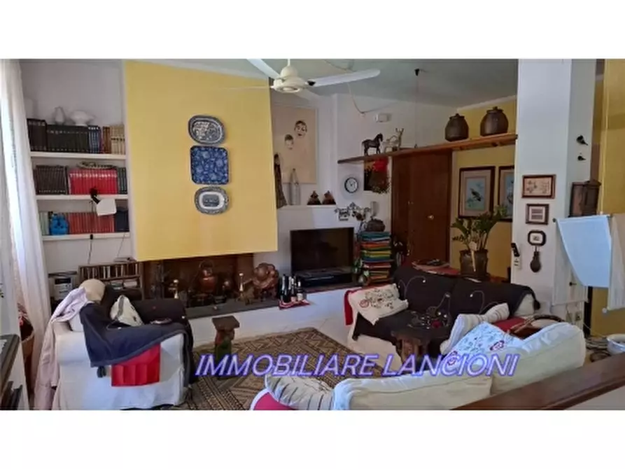 Immagine 1 di Appartamento in vendita  a Scandicci