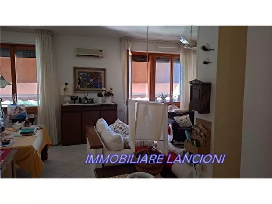 Immagine 2 di Appartamento in vendita  a Scandicci