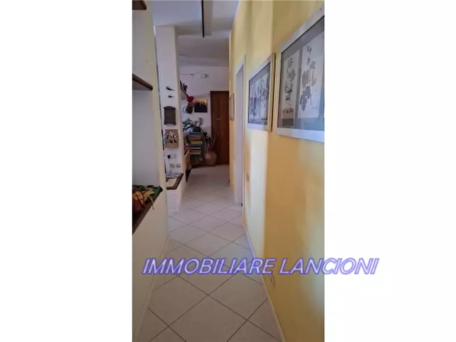 Immagine 11 di Appartamento in vendita  a Scandicci