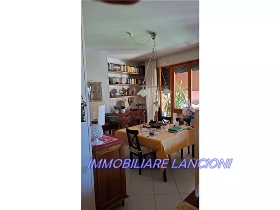 Immagine 12 di Appartamento in vendita  a Scandicci