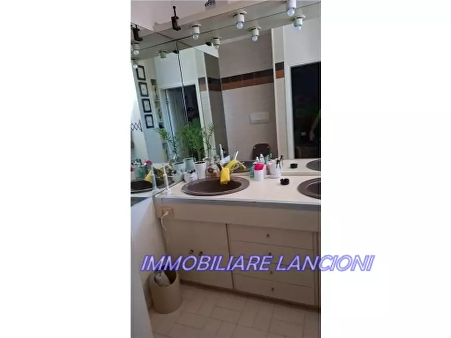 Immagine 18 di Appartamento in vendita  a Scandicci