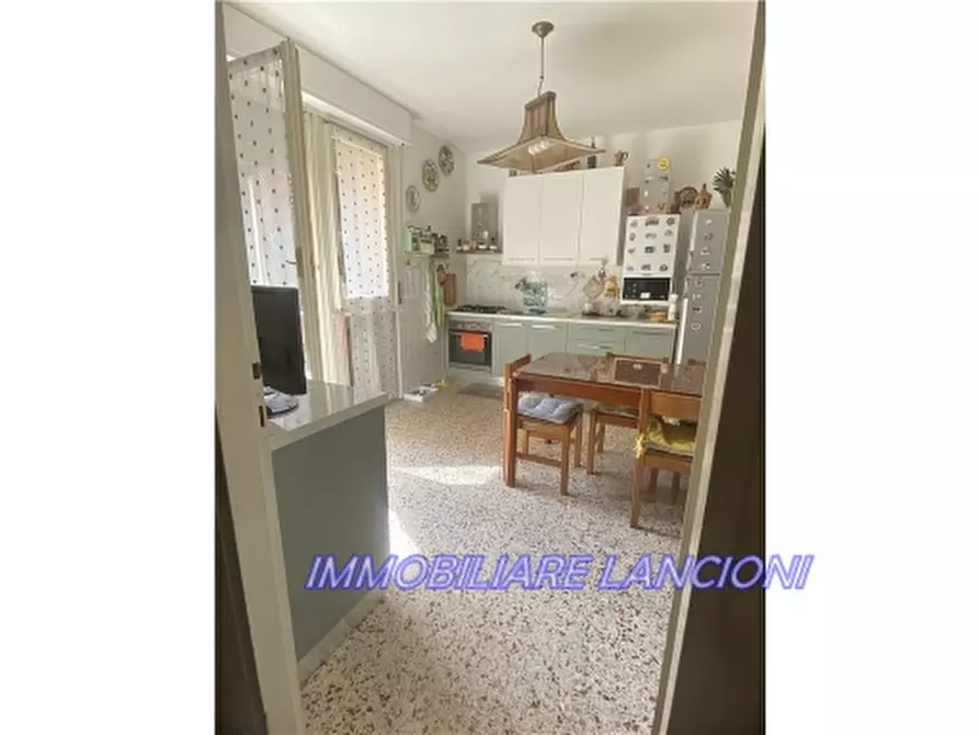 Immagine 4 di Appartamento in vendita  a Firenze