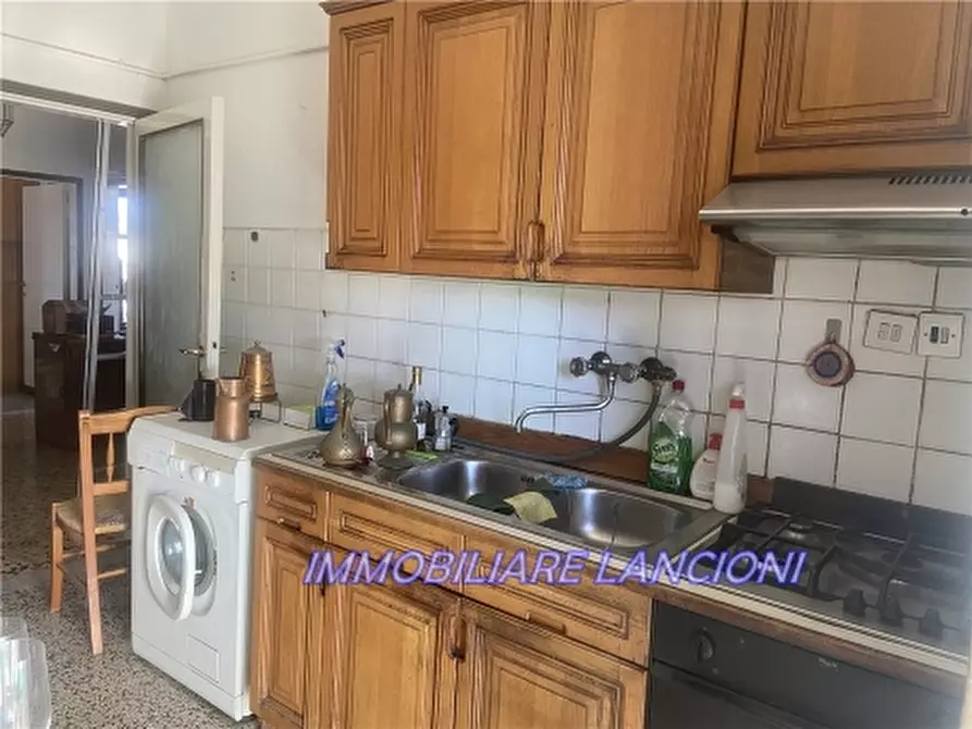 Immagine 4 di Appartamento in vendita  a Firenze