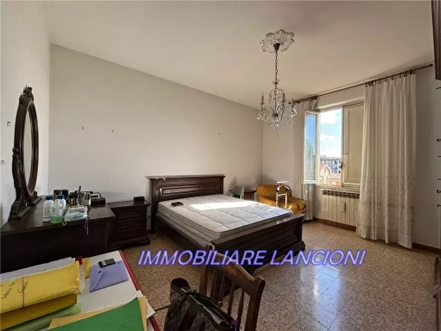 Immagine 11 di Appartamento in vendita  a Firenze