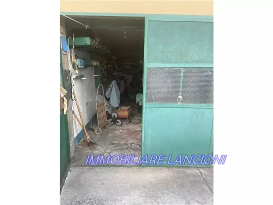 Immagine 22 di Appartamento in vendita  a Firenze