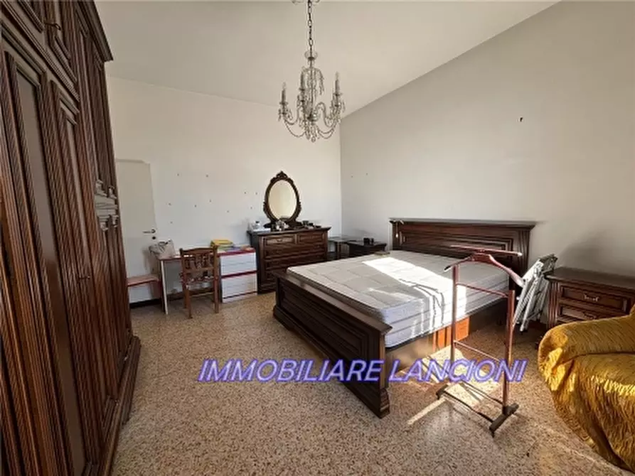 Immagine 13 di Appartamento in vendita  a Firenze