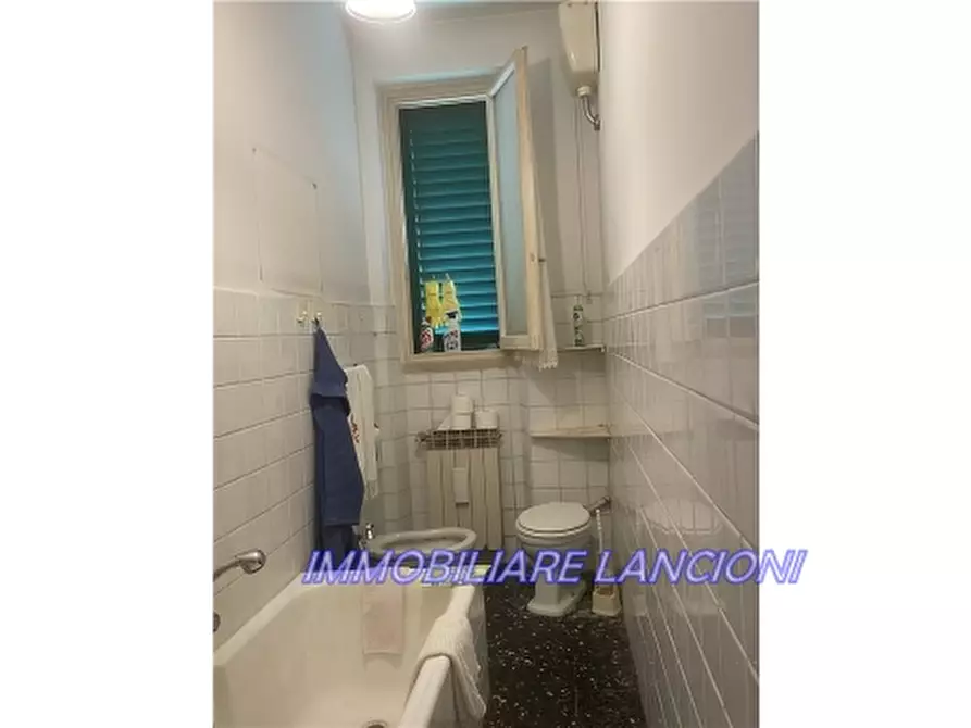 Immagine 16 di Appartamento in vendita  a Firenze