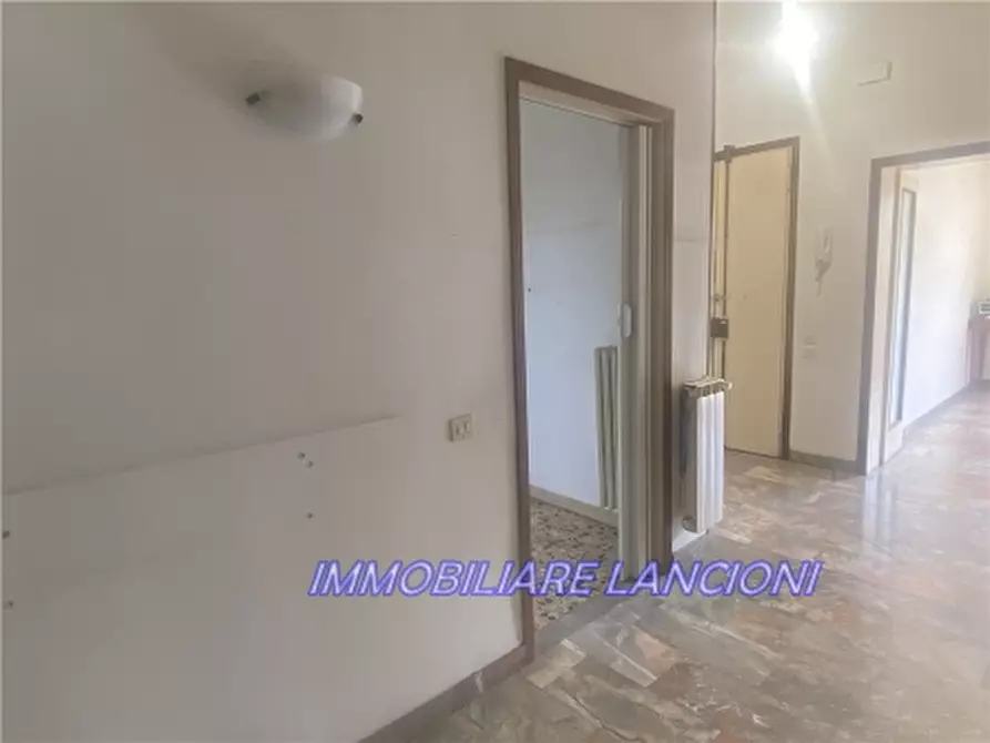 Immagine 16 di Appartamento in vendita  a Scandicci