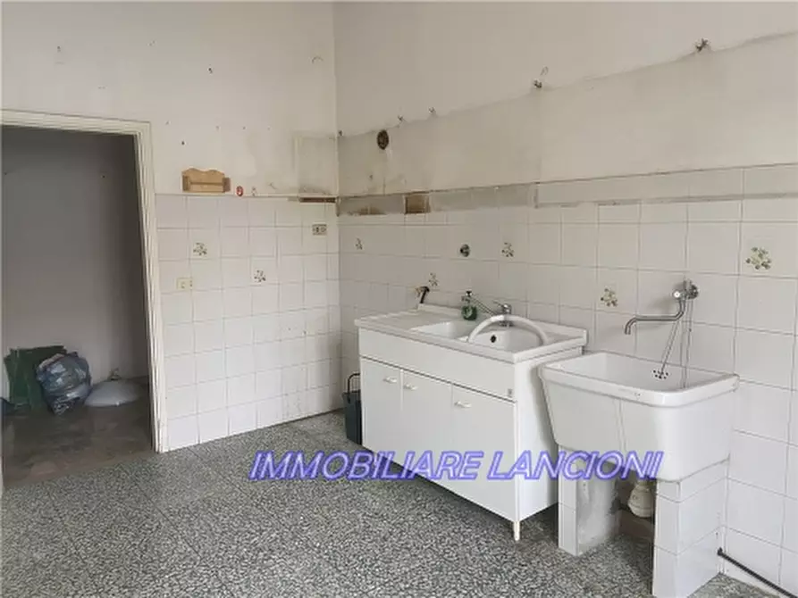 Immagine 4 di Appartamento in vendita  a Scandicci