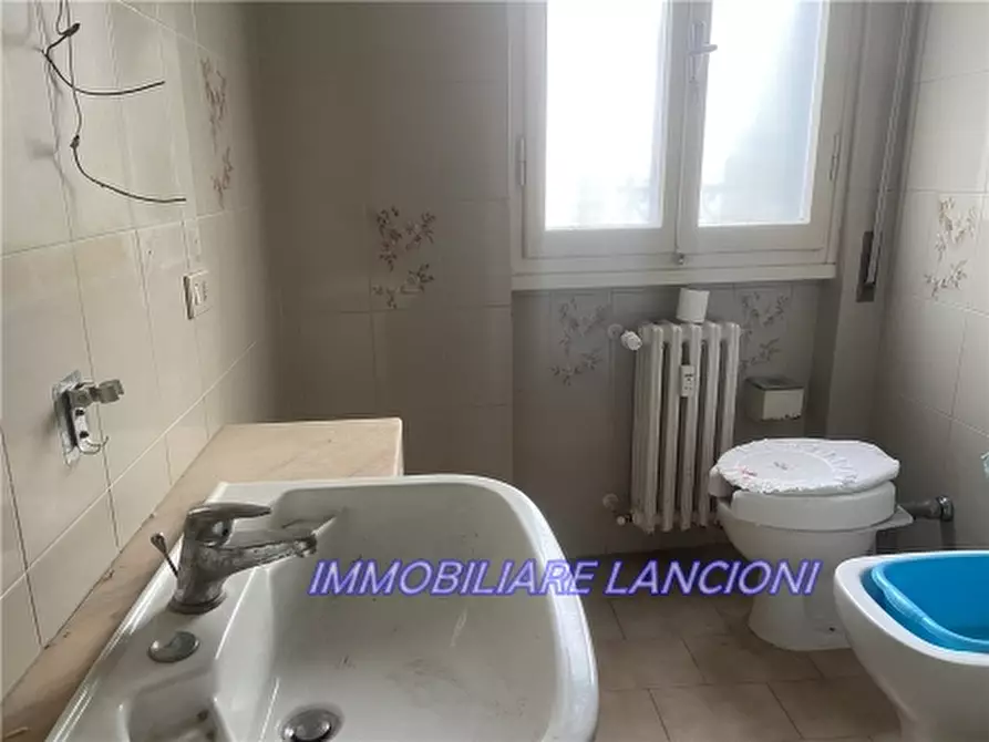 Immagine 21 di Appartamento in vendita  a Scandicci