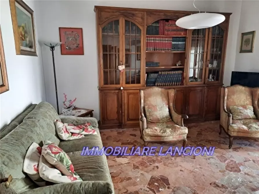 Immagine 13 di Appartamento in vendita  a Scandicci