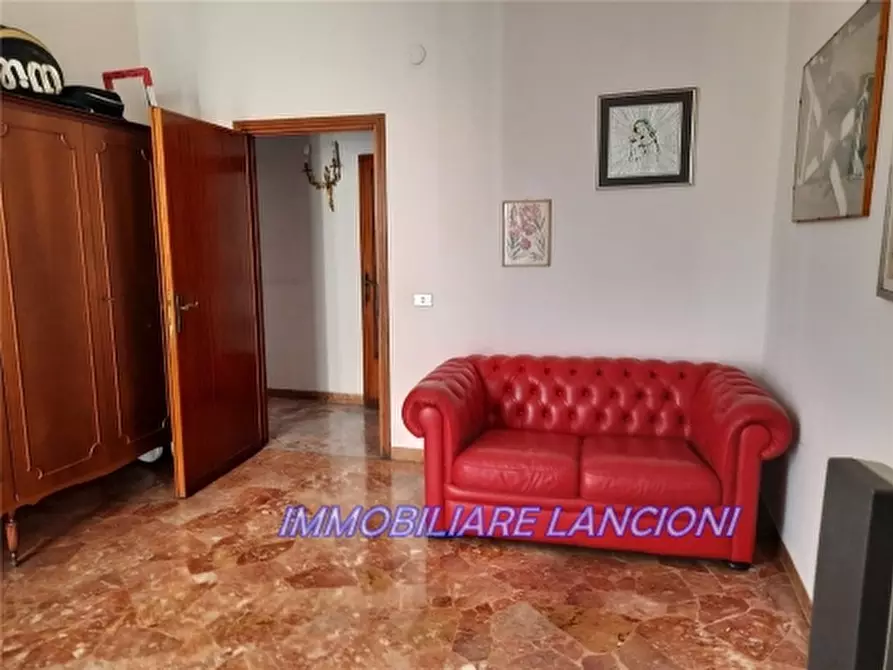 Immagine 18 di Appartamento in vendita  a Scandicci