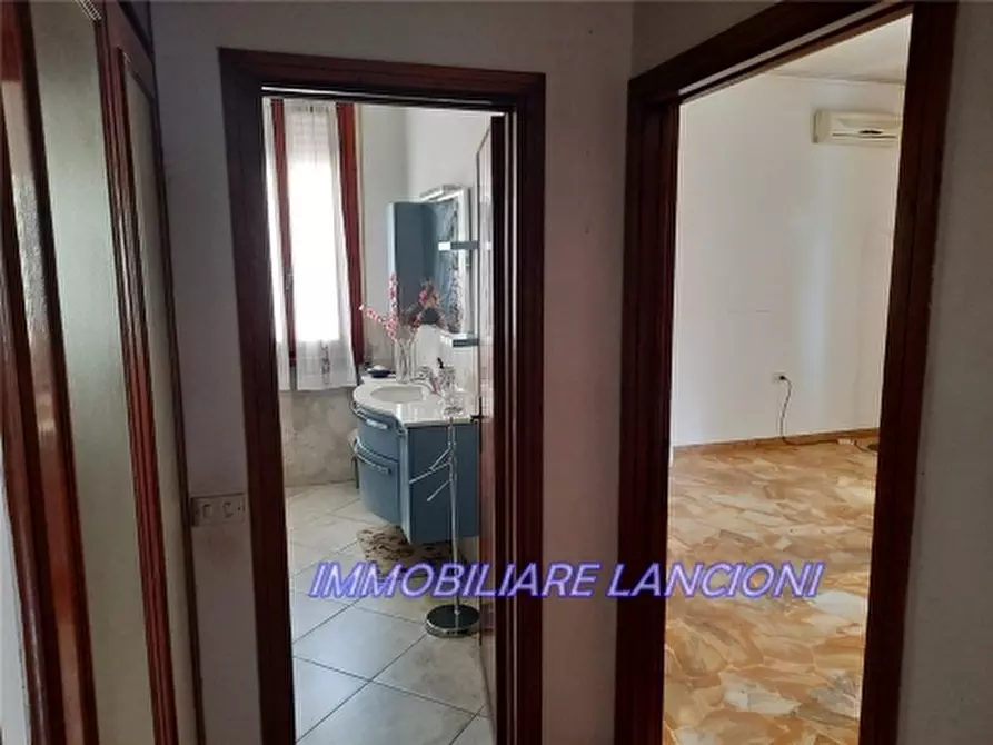 Immagine 21 di Appartamento in vendita  a Scandicci