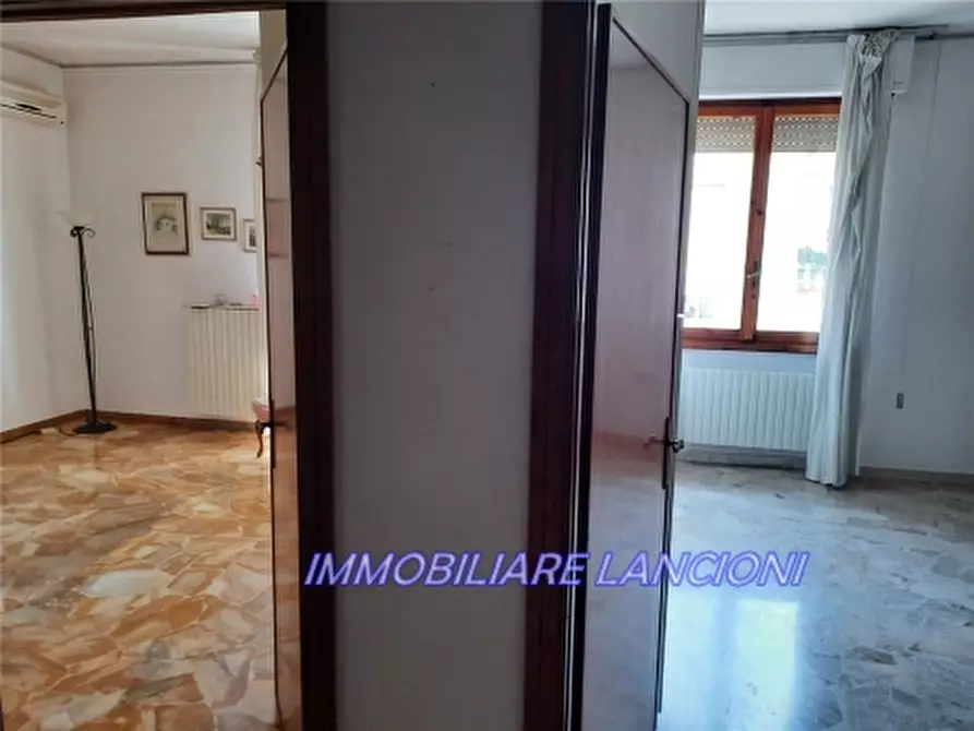 Immagine 22 di Appartamento in vendita  a Scandicci