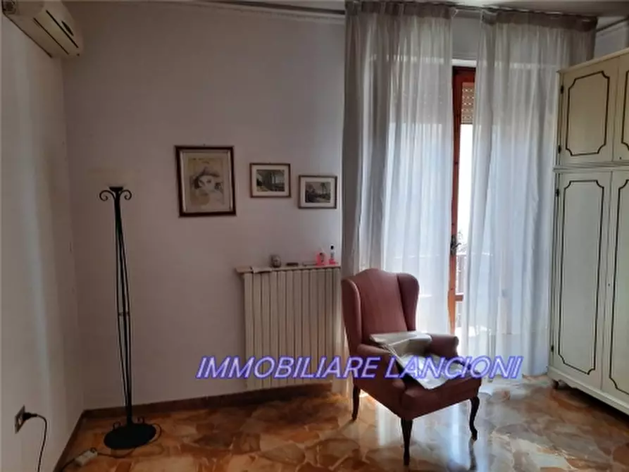 Immagine 28 di Appartamento in vendita  a Scandicci