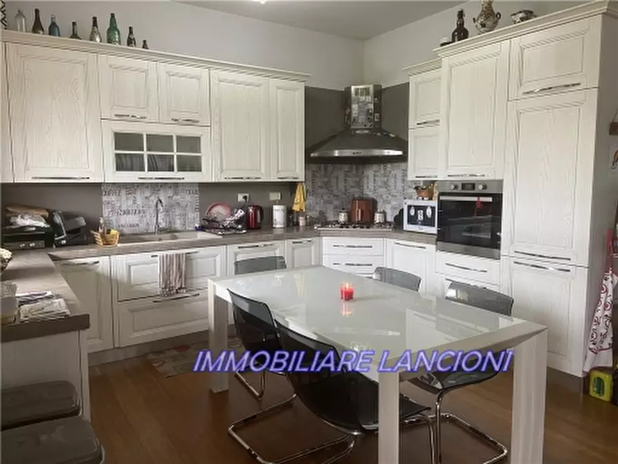 Immagine 3 di Appartamento in vendita  a Scandicci