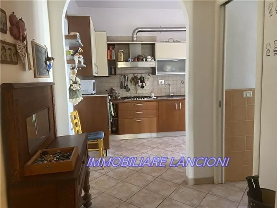 Immagine 4 di Appartamento in vendita  a Scandicci