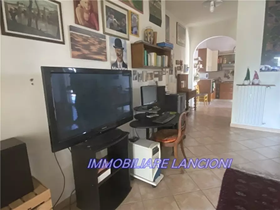 Immagine 17 di Appartamento in vendita  a Scandicci