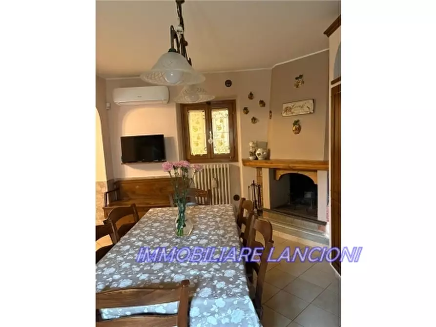 Immagine 10 di Appartamento in vendita  a Lastra A Signa