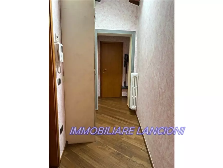 Immagine 21 di Appartamento in vendita  a Lastra A Signa