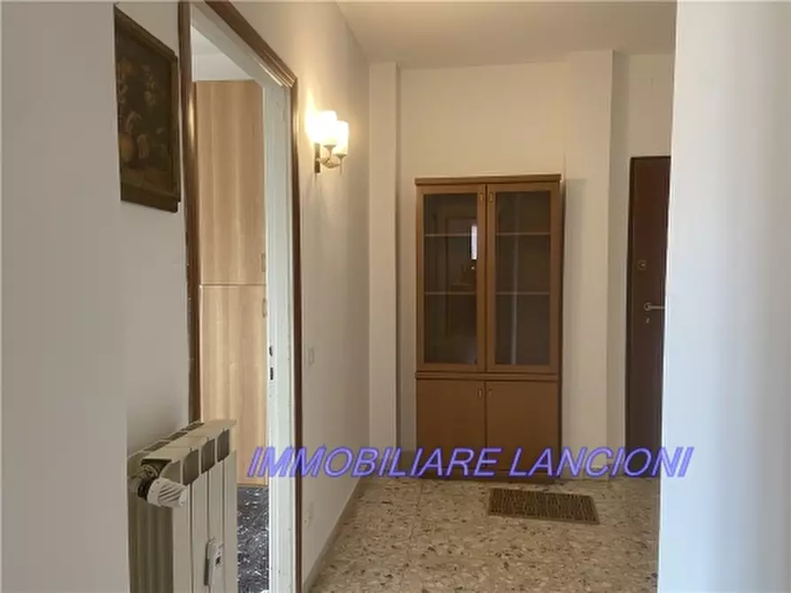 Immagine 17 di Appartamento in vendita  a Scandicci