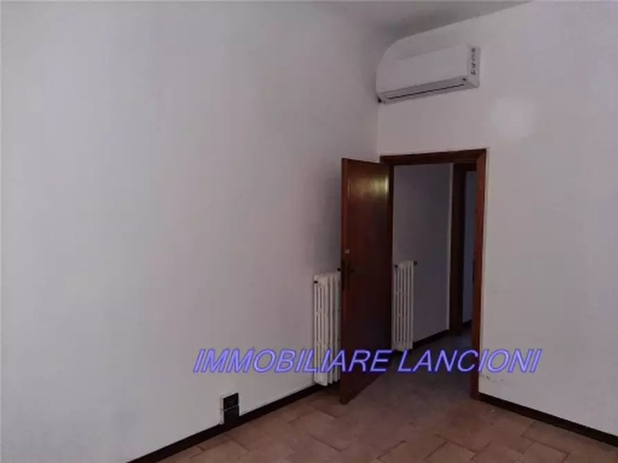 Immagine 18 di Appartamento in vendita  a Scandicci