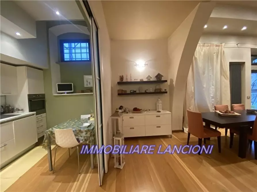 Immagine 7 di Villa in vendita  a Lastra A Signa