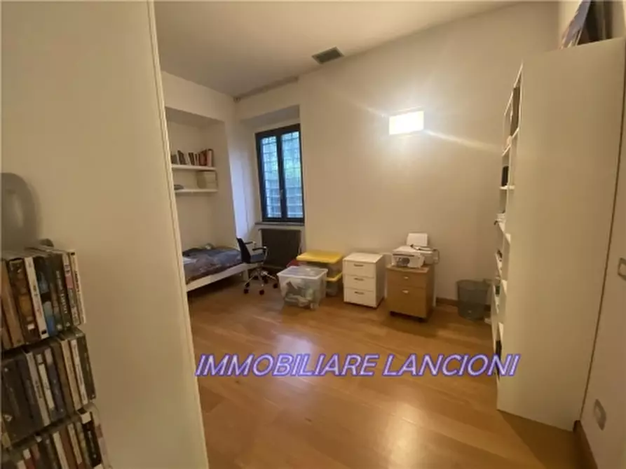 Immagine 14 di Villa in vendita  a Lastra A Signa