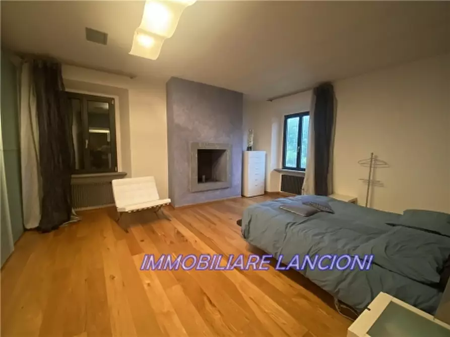 Immagine 17 di Villa in vendita  a Lastra A Signa