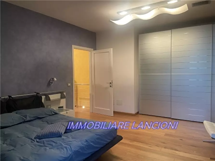 Immagine 18 di Villa in vendita  a Lastra A Signa