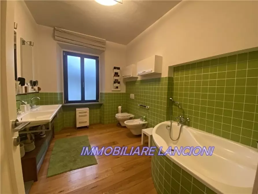 Immagine 20 di Villa in vendita  a Lastra A Signa