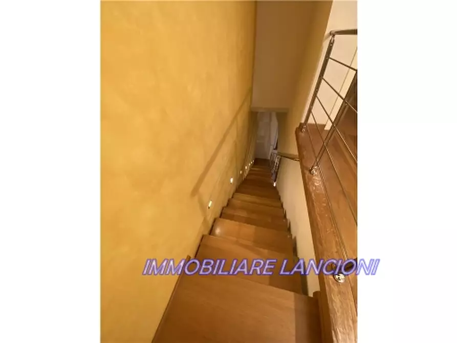 Immagine 21 di Villa in vendita  a Lastra A Signa