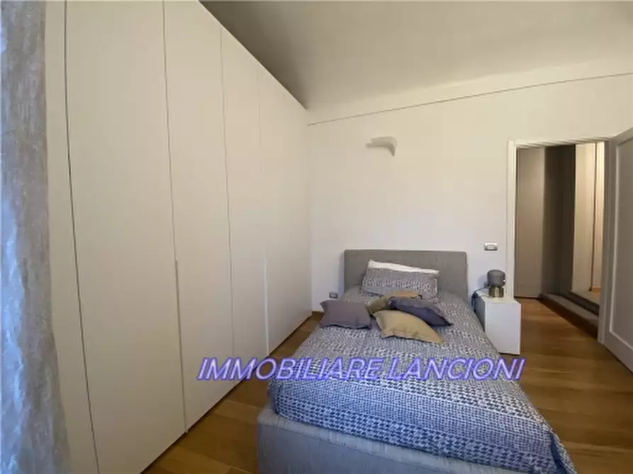 Immagine 26 di Villa in vendita  a Lastra A Signa