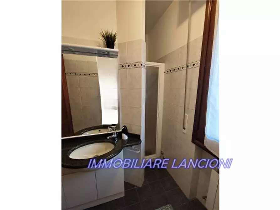 Immagine 10 di Villa in vendita  a Lastra A Signa