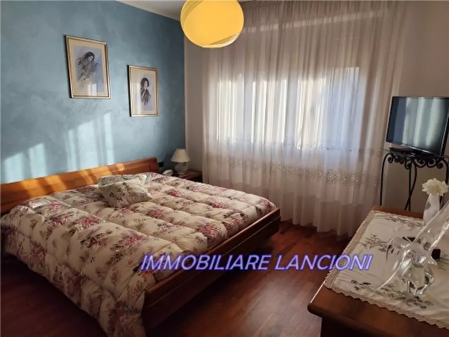 Immagine 15 di Villa in vendita  a Lastra A Signa