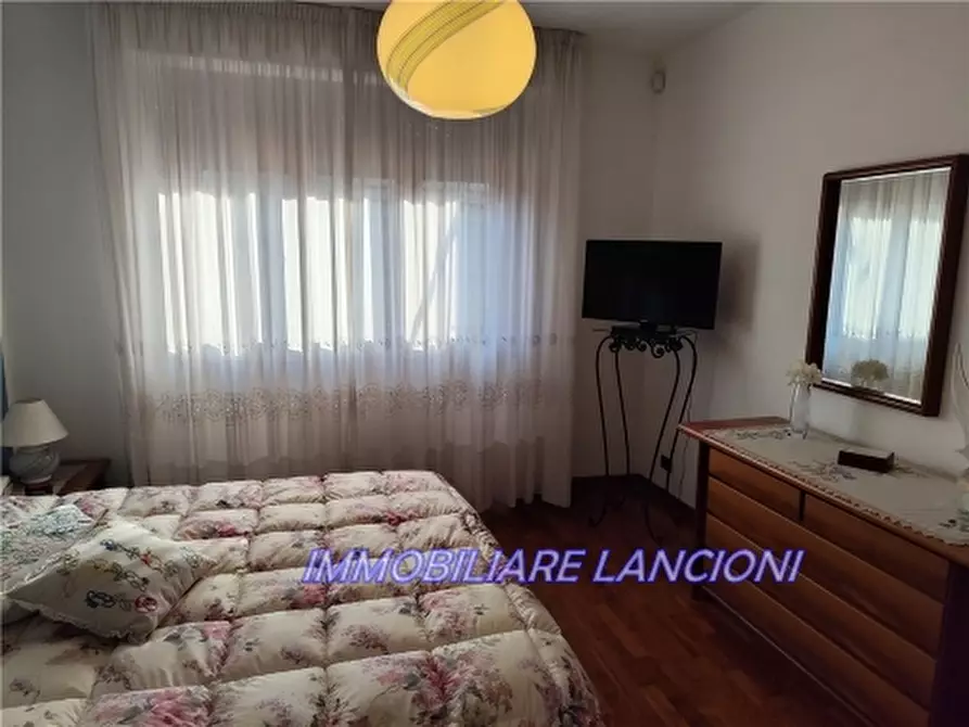 Immagine 17 di Villa in vendita  a Lastra A Signa