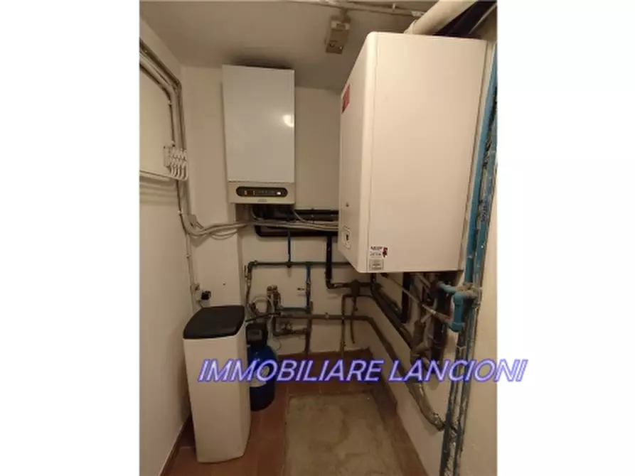 Immagine 31 di Villa in vendita  a Lastra A Signa