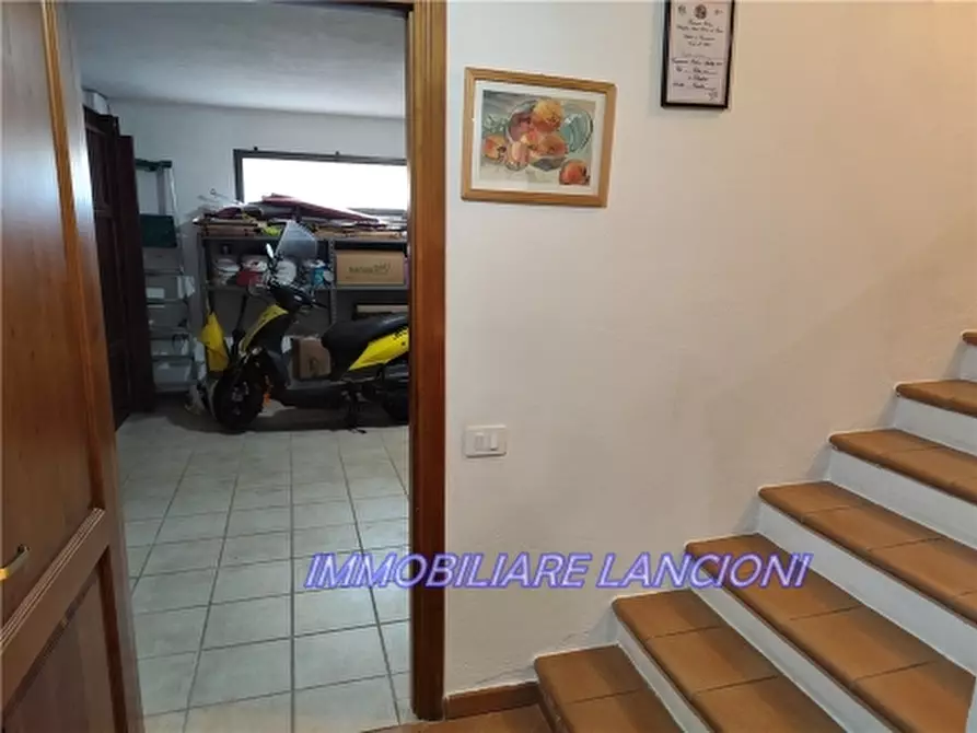 Immagine 32 di Villa in vendita  a Lastra A Signa