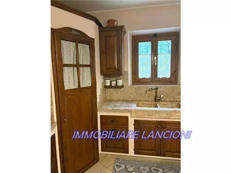 Immagine 6 di Villa in vendita  a Lastra A Signa