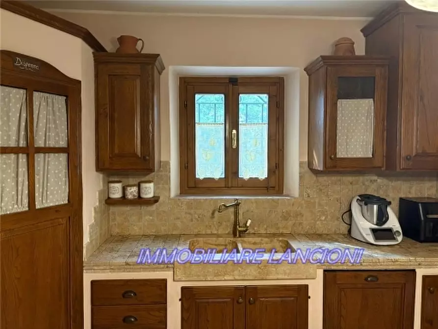 Immagine 7 di Villa in vendita  a Lastra A Signa