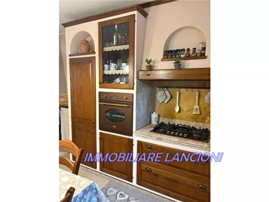 Immagine 10 di Villa in vendita  a Lastra A Signa