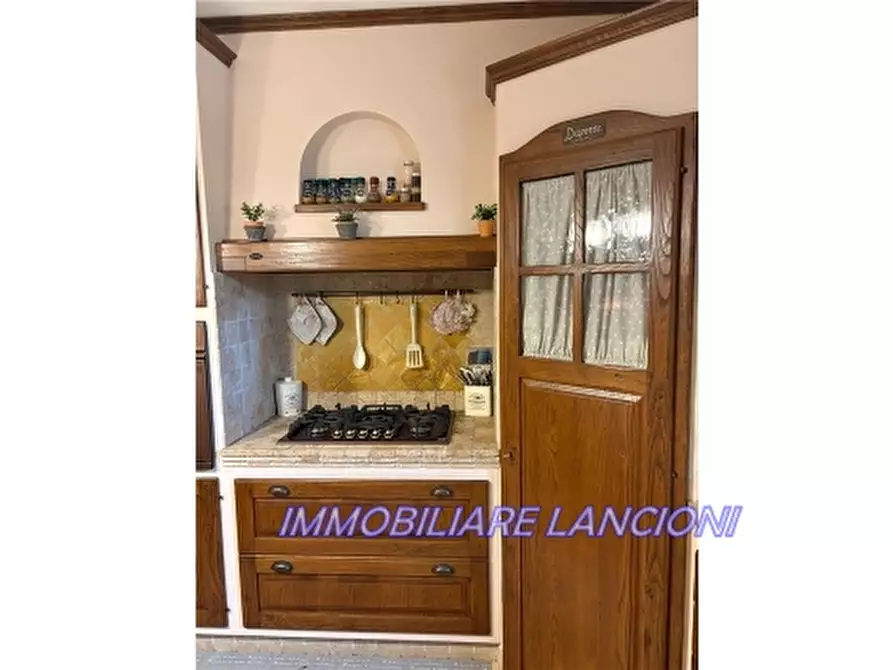 Immagine 12 di Villa in vendita  a Lastra A Signa