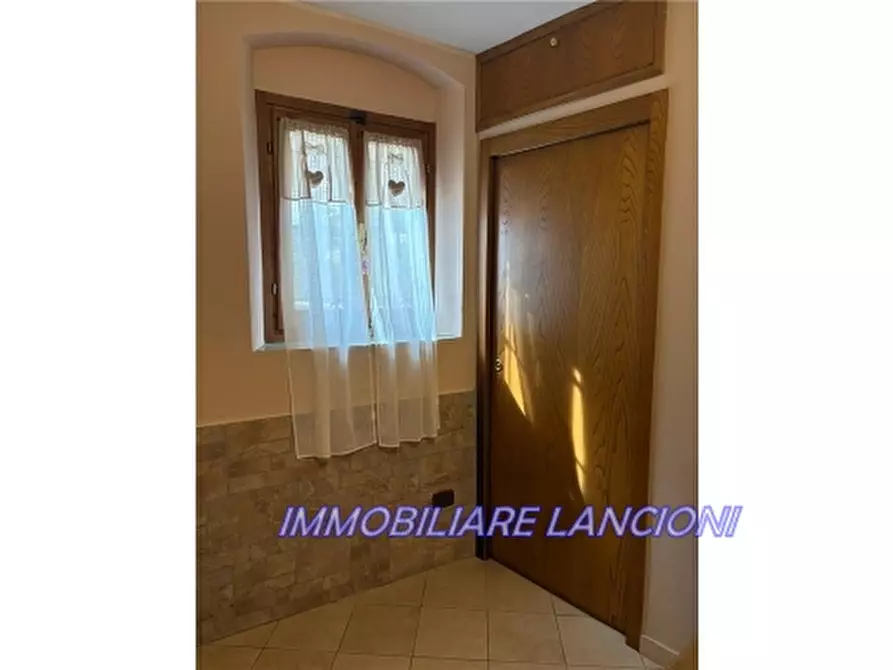 Immagine 14 di Villa in vendita  a Lastra A Signa