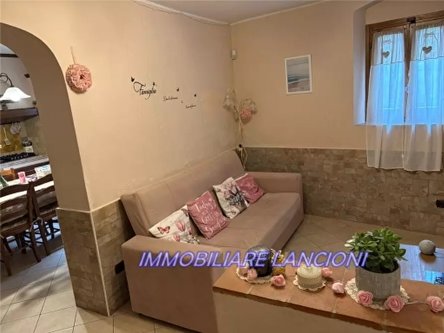 Immagine 17 di Villa in vendita  a Lastra A Signa